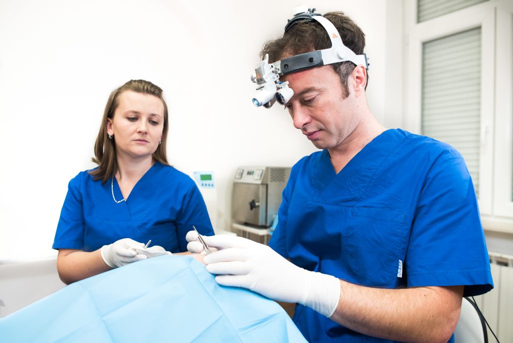 sr markovina izvodi zahvat transplantacije obrva